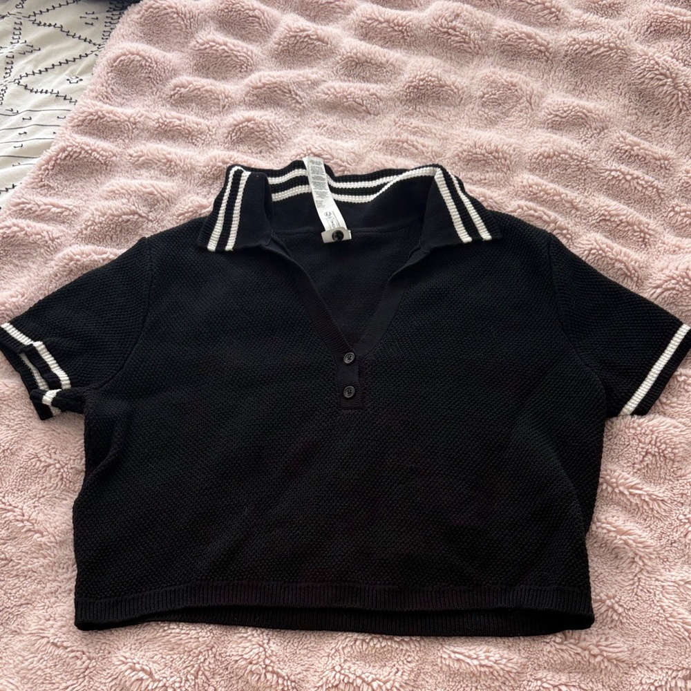 ALO Yoga Black and White Crop Top